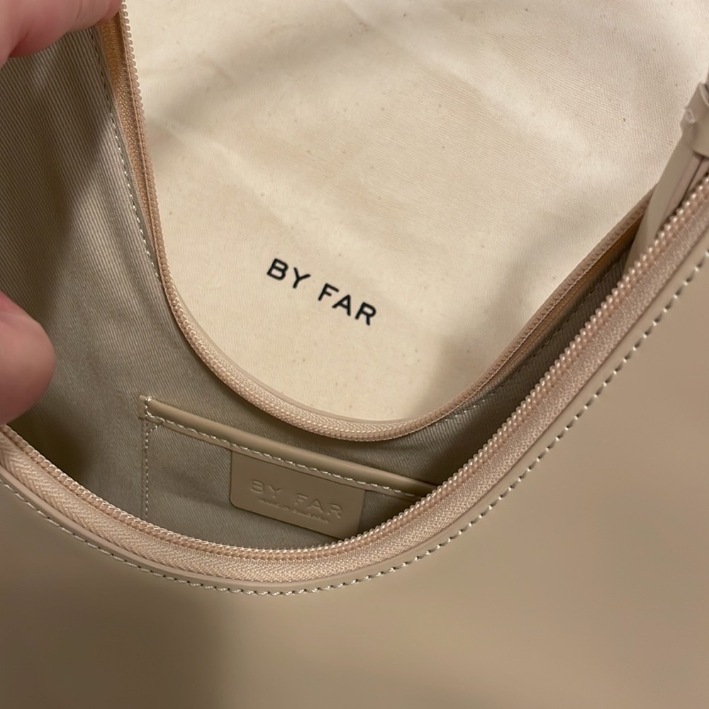 BY FAR Amber leather shoulder bag - Picture 7 of 7